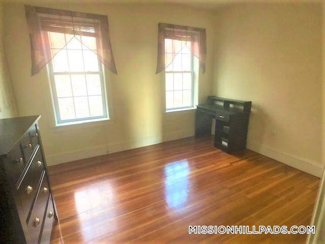 Building Photo - 107 Fisher Ave