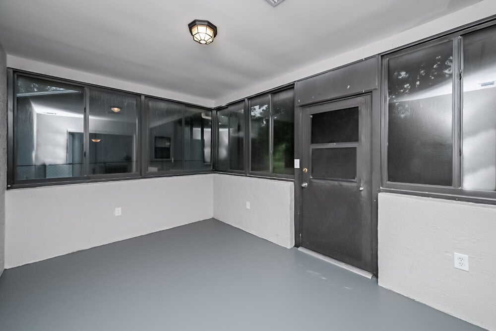 Building Photo - 9136 Lometa Ln