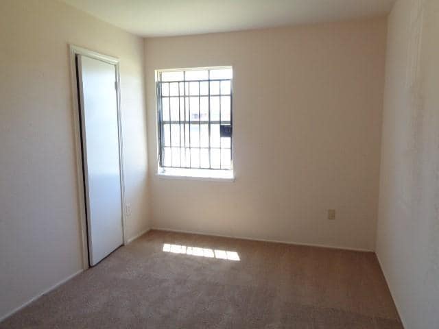 Building Photo - 4002 Cloverbrook Dr