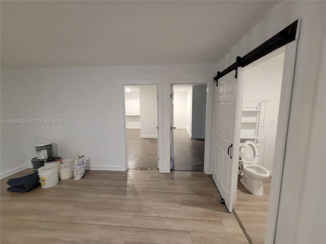 Building Photo - 551 Avenida Del Sur