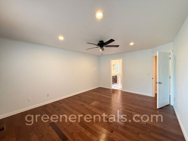 Building Photo - Beautiful 4BD/2.5BA West Olympia Home in Quiet Neighborhood