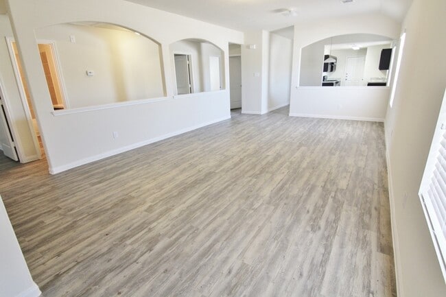 Building Photo - 4335 Almeda Meadows Dr