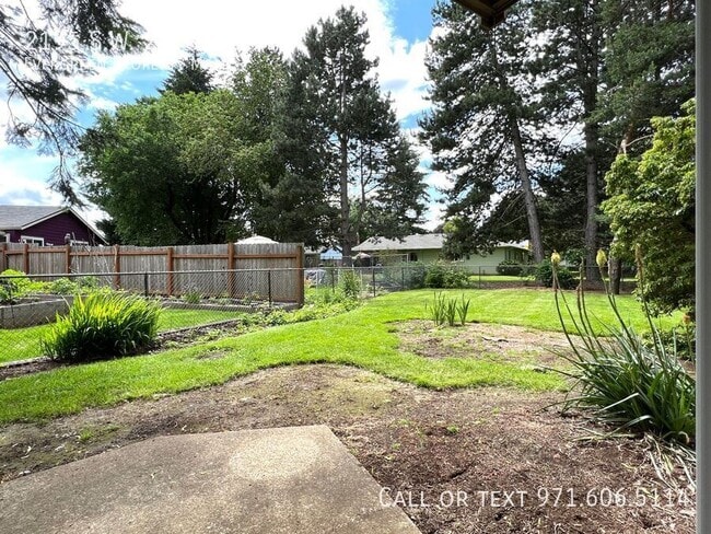 Building Photo - 2195 SW 257th Dr