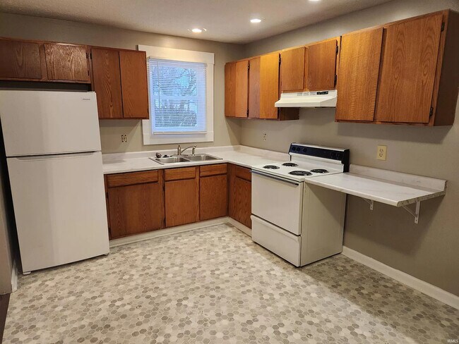 Building Photo - 723 N Jefferson St