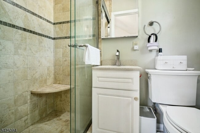 Building Photo - 195 Chaucer Dr