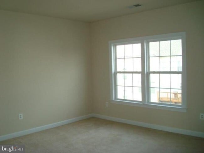 Building Photo - 11445 Fogarty Ct