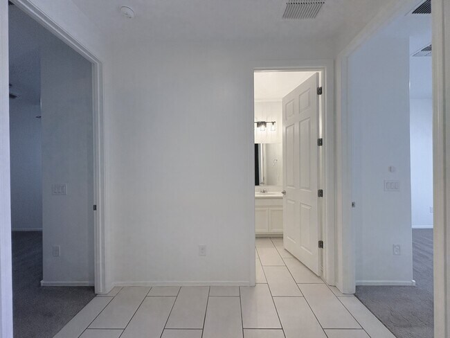 Building Photo - 7214 S Via Tierra Mesa