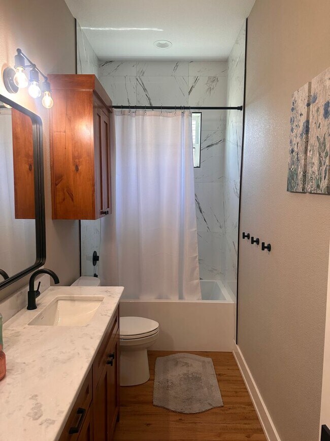 Building Photo - LAKE FRONT PROPERTY!  4/3/2; FULLY  FURNISHED