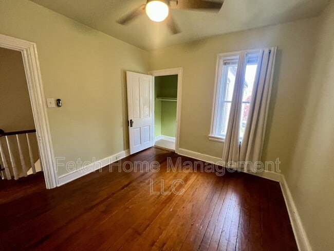 Building Photo - 533 W Walnut St