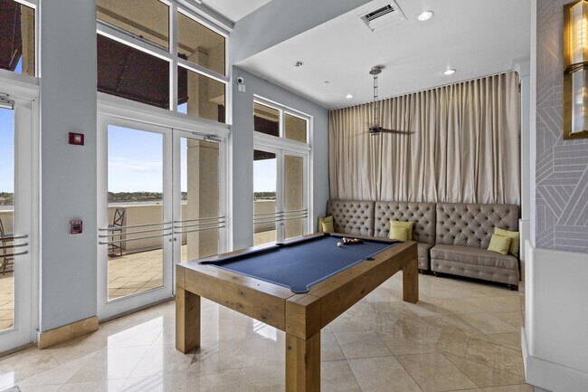 Building Photo - 255 Evernia St