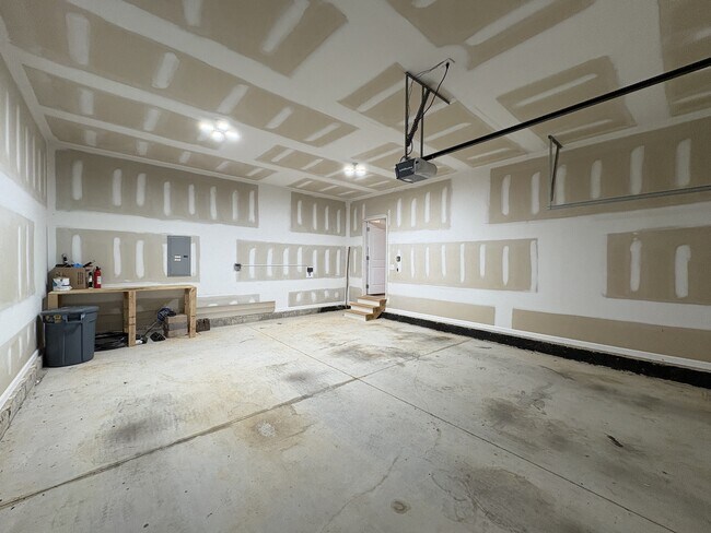 Building Photo - 189 Traverse Dr