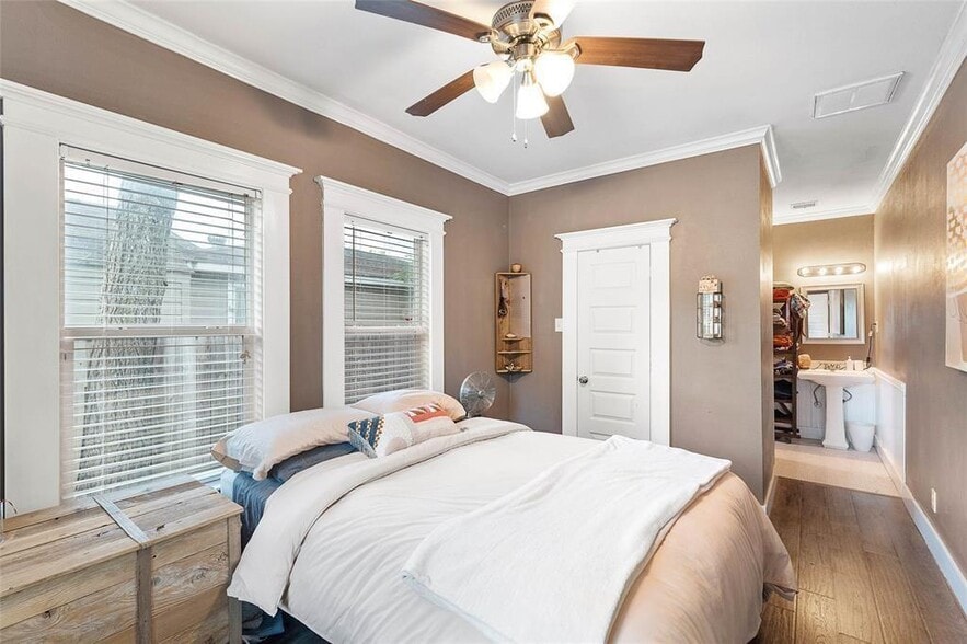 Building Photo - 4401 Elysian St