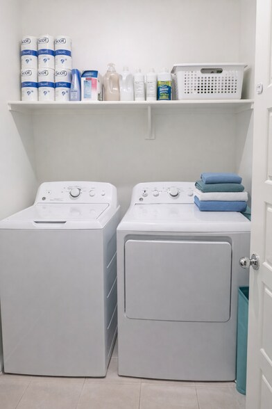 Building Photo - 8192 N 22nd Dr