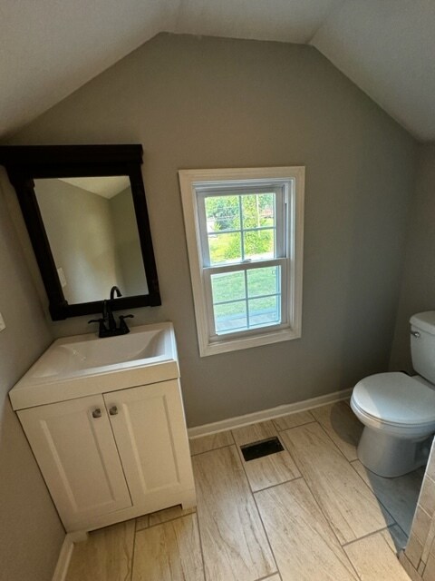 Building Photo - 2208 Sanderson Rd