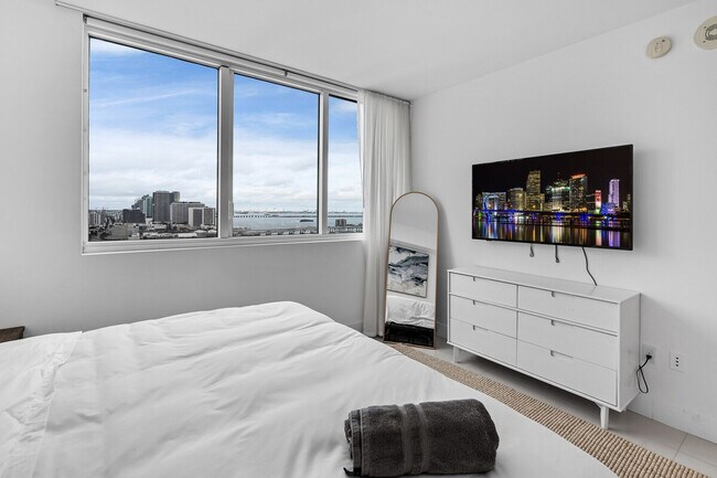 Building Photo - 141 NE 3rd Ave