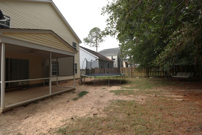 Building Photo - 1933 Lake Carolina Dr