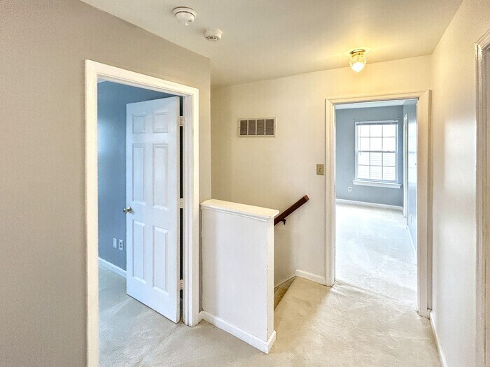 Building Photo - 6432 Goldenrod Ct