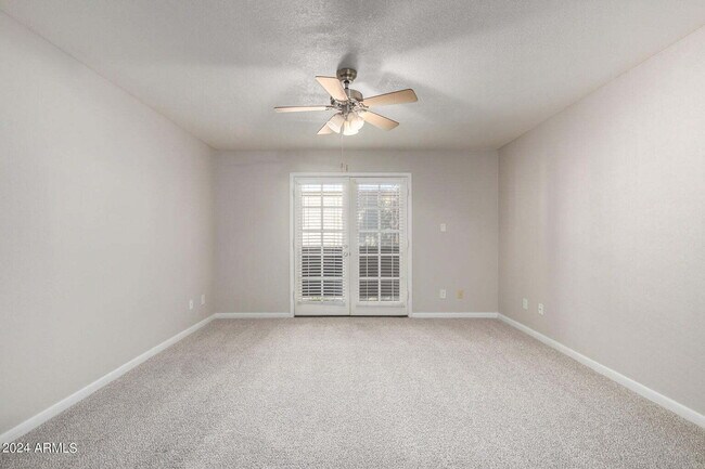Building Photo - Beautiful Scottsdale 1 Bedroom Apartment!