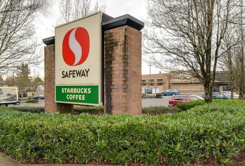 Nearby Safeway & Starbucks - 3808 SE Cesar Estrada Chavez Blvd