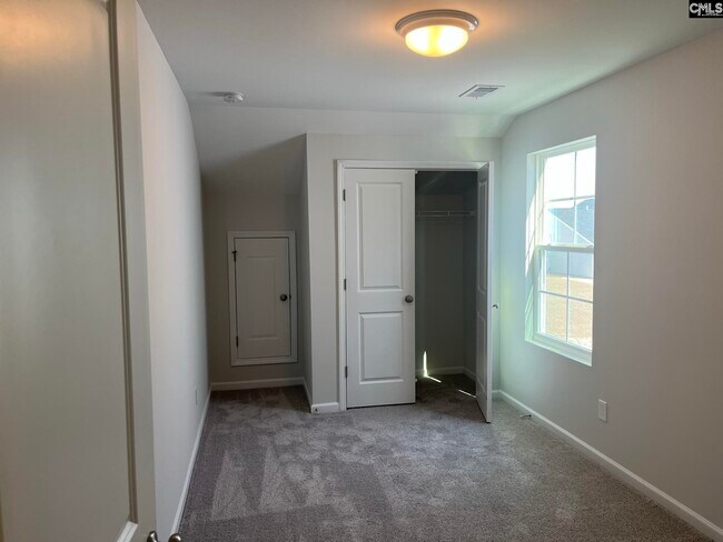 Building Photo - 925 S Desert Orch Ln
