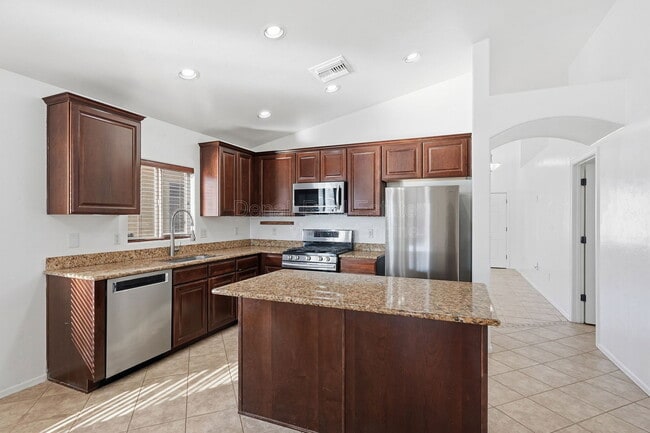 Building Photo - 7159 S Providence Dr