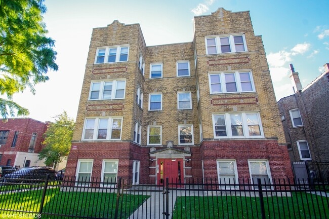Primary Photo - 4900 N Lawndale Ave