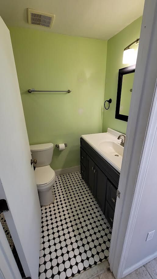 Bath - 229 N Poplar St