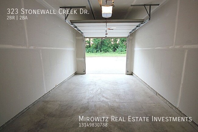 Building Photo - 323 Stonewall Creek Dr