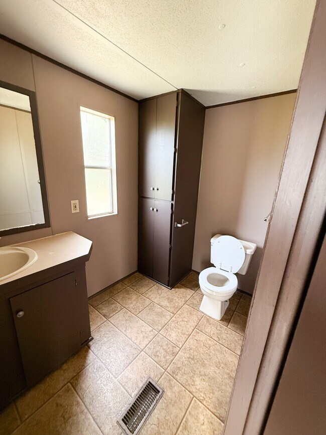 Building Photo - 167 Deer Run