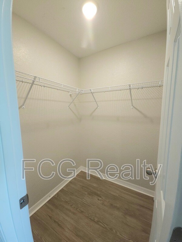 Building Photo - 9809 N Santee Terrace