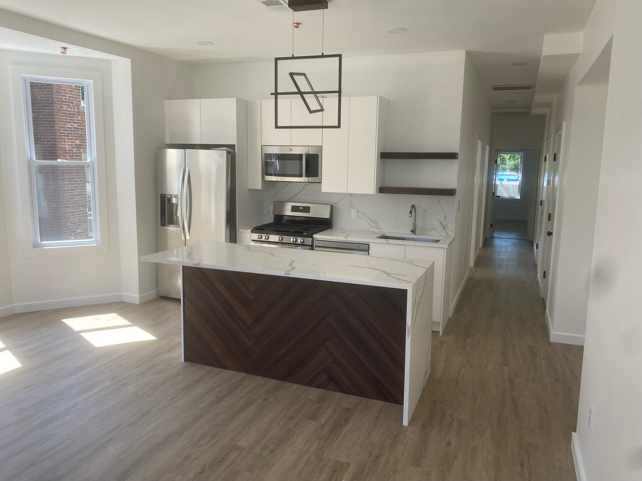 3 Bedroom Kichen-Island - 1507 West St