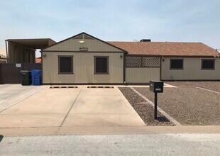 Building Photo - 14210 N 45th Dr