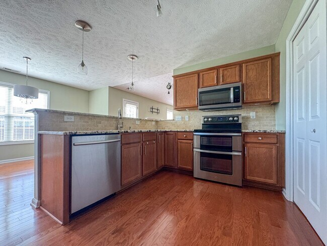 Building Photo - Beautiful 4 Bed 2 Bath Home in Fayetteville