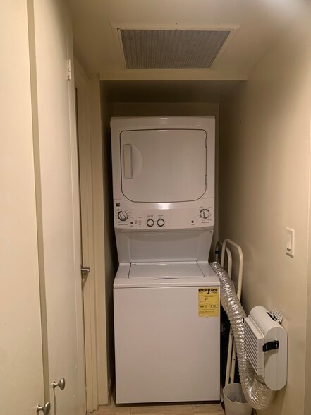 Washer Dryer in Unit - 1860 Ala Moana Blvd
