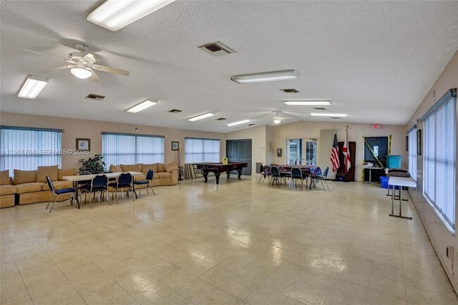 Building Photo - 2641 Gately Dr W