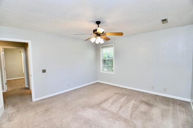 Building Photo - 1450 Morris Way Dr