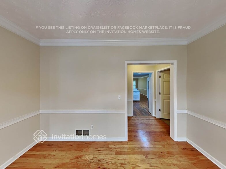 Building Photo - 1700 Little Brook Dr SW