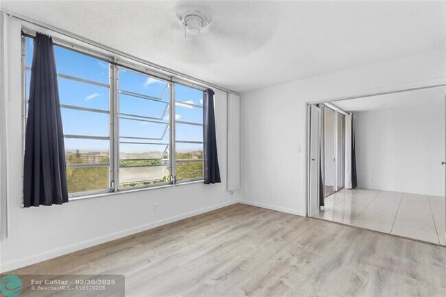 Building Photo - 2671 S Course Dr