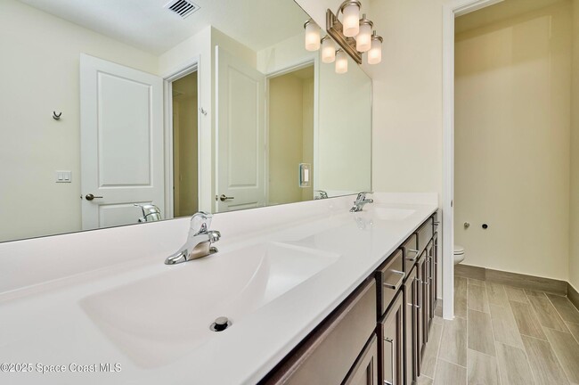 Building Photo - 5940 Manzanita Way