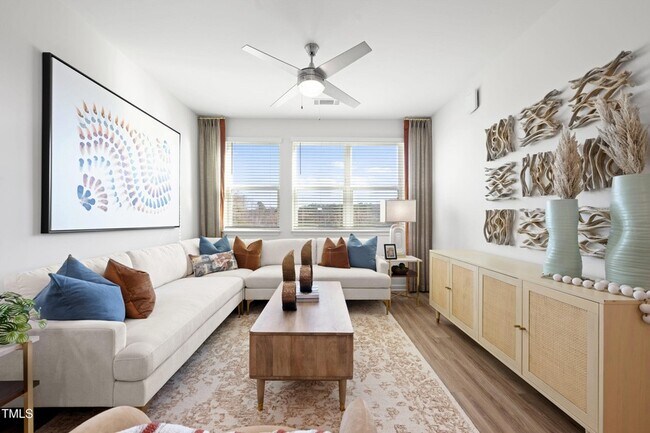 Building Photo - 211 Hammond Center Dr