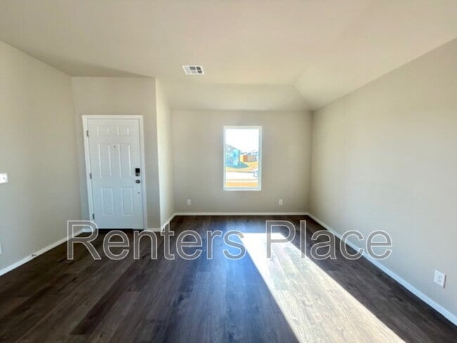 Building Photo - 1006 W Lawton Rd