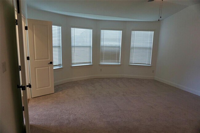 Building Photo - 105 Elm Rdg Wy