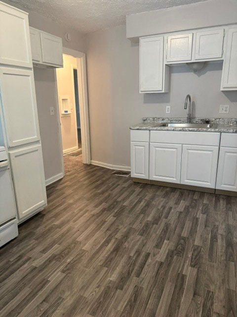 Building Photo - 5318 Charloe Ct