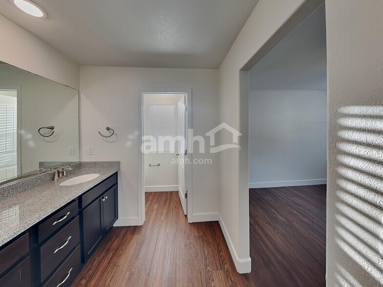 Building Photo - 4315 Crestone Peak St