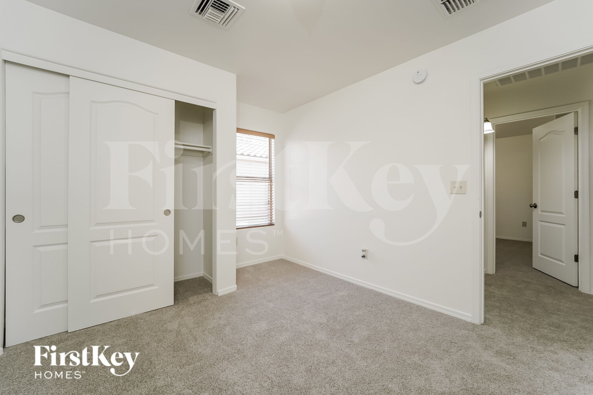 Building Photo - 8711 N Moonfire Dr