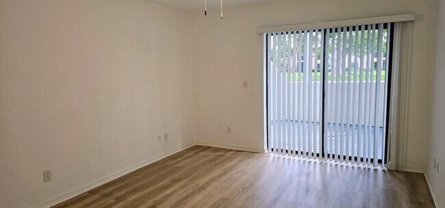 Building Photo - 5220 Landings Blvd