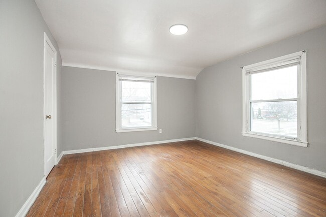 Building Photo - NEWLY RENOVATED! 2 BED, 1 BATH BEAUTIFUL SINGLE-FAMILY HOME!