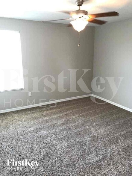 Building Photo - 1904 Hawks View Dr