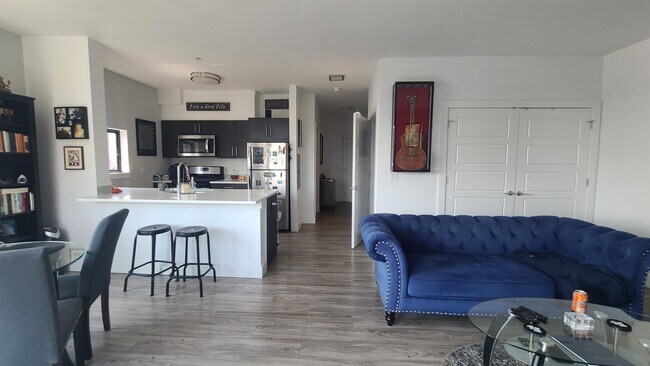 Building Photo - 5711 Washington St