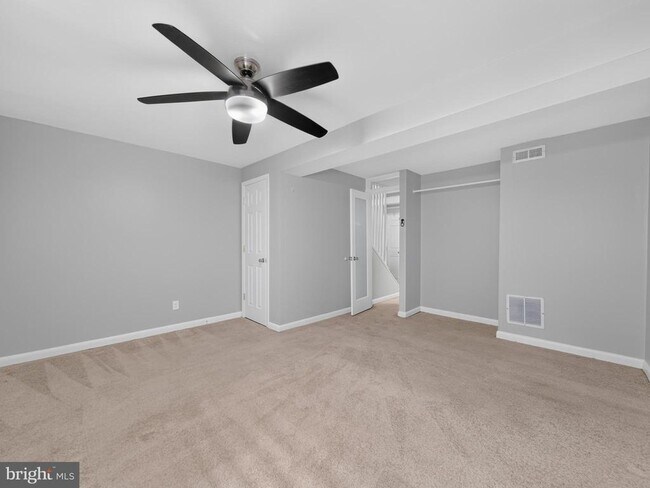 Building Photo - 7648 Fairbanks Ct